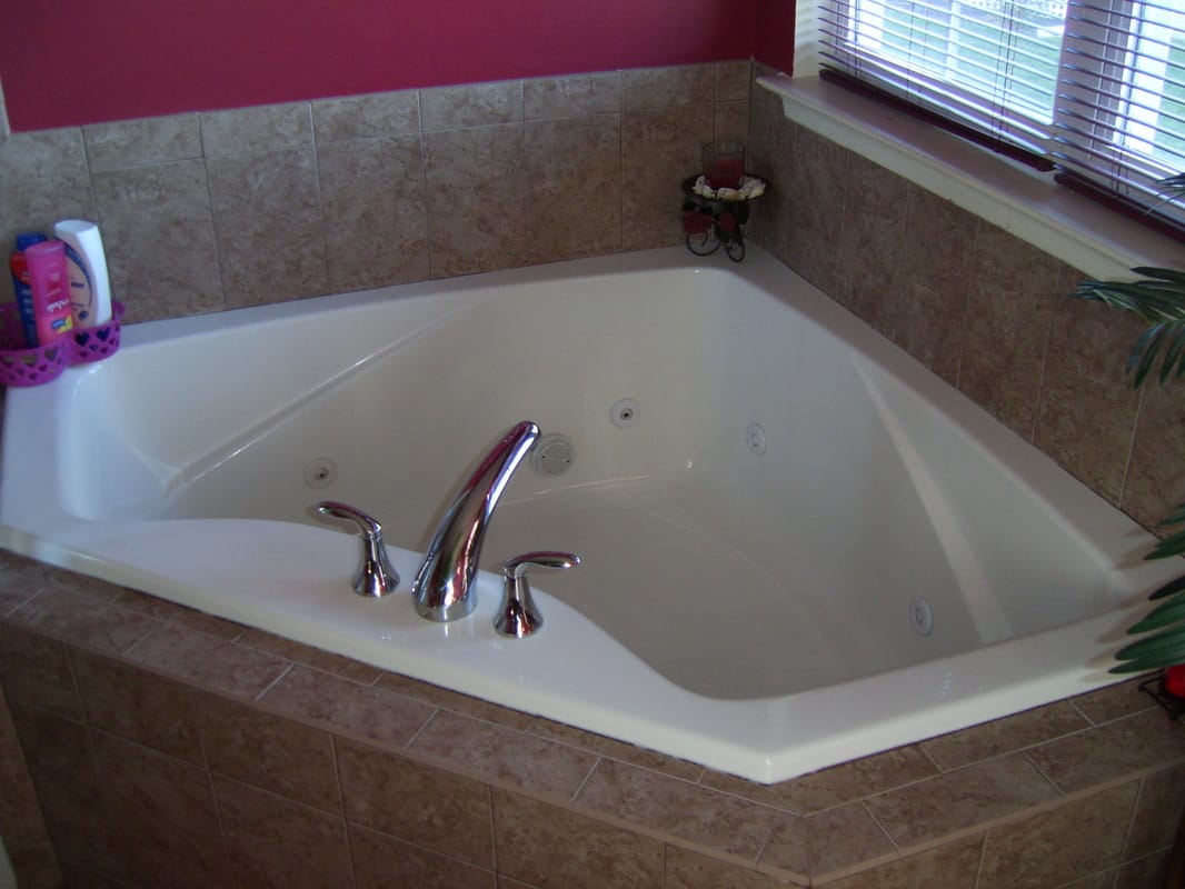 Hot tub with a dedicated electrical hookup
